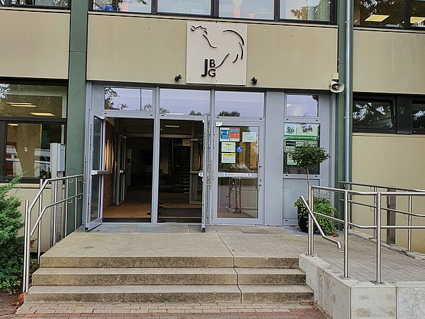 Eingang zum Johann-Beckmann-Gymnasium in Hoya