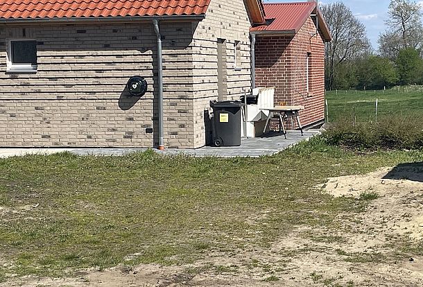 öffentlicher AED im Außenkasten am Dörferhaus Balge öffentlicher AED im Außenkasten am Dörferhaus Balge