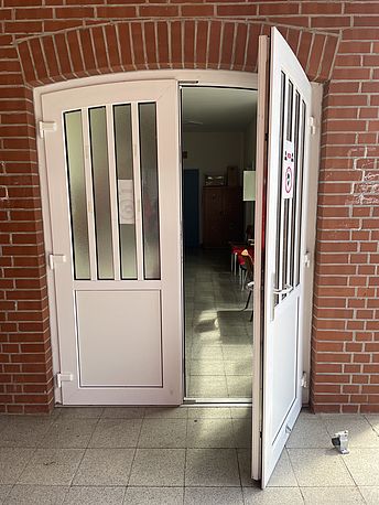 Eingang zum Dorfgemeinschaftshaus in Winzlar